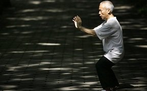 tai-chi personne agee